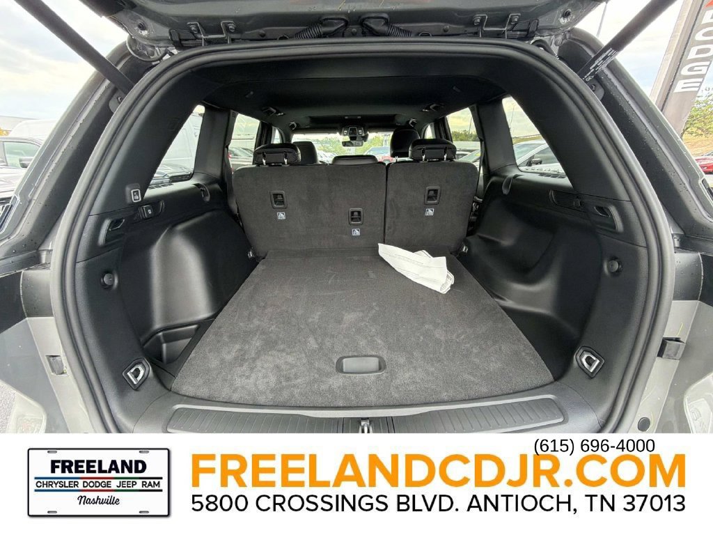 New 2027 Jeep Grand Cherokee Altitude AWD/4WD image 12