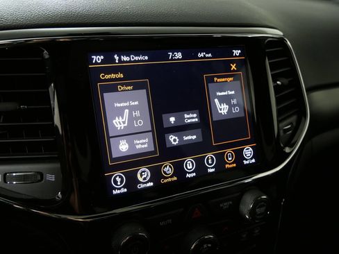 Used 2022 Jeep Grand Cherokee Laredo X AWD/4WD image 28
