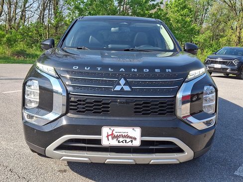 Used 2022 Mitsubishi Outlander SE FWD image 2