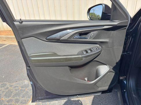 Used 2021 Chevrolet TrailBlazer LT FWD image 37