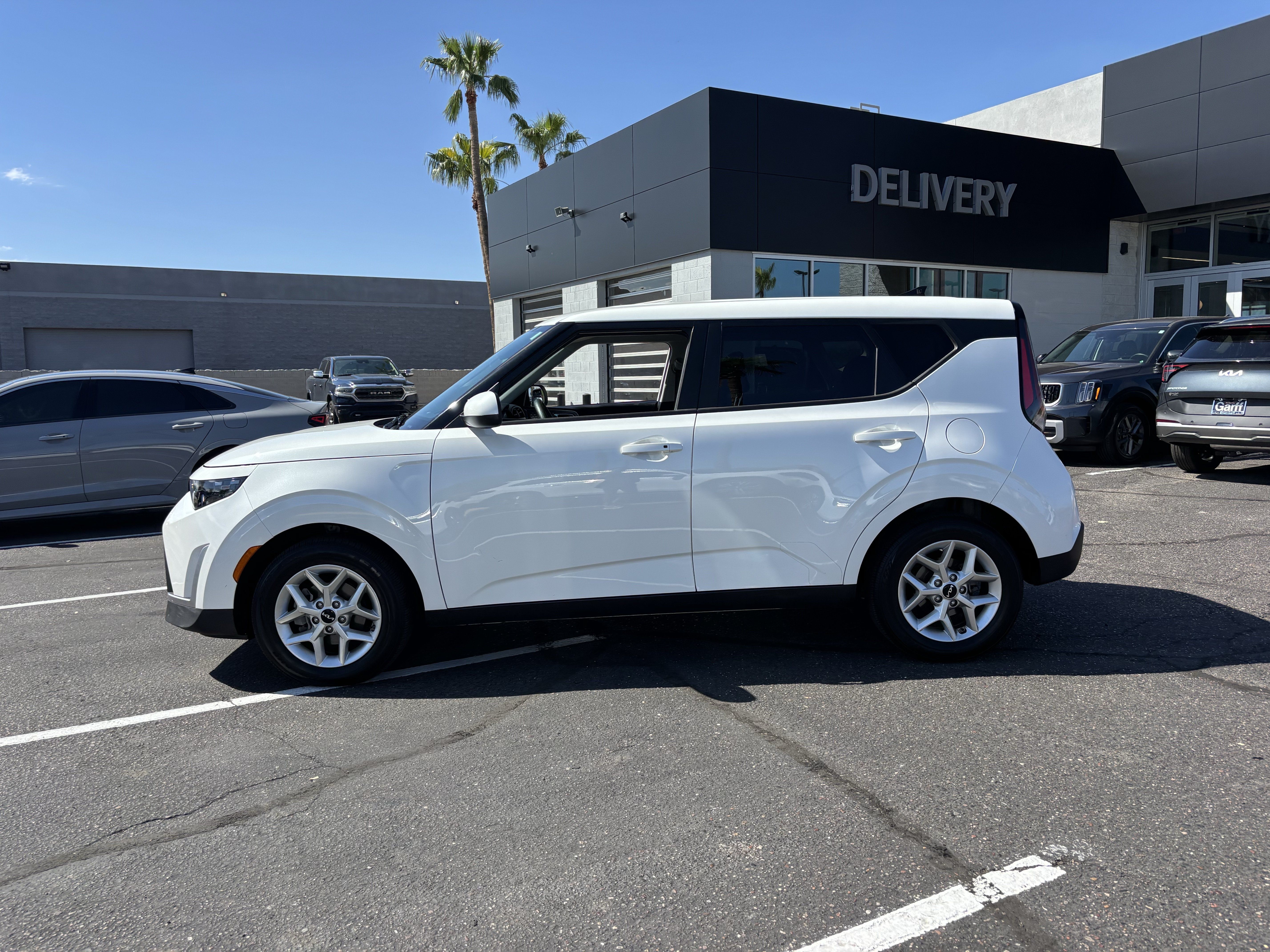 Certified 2025 Kia Soul S FWD image 5