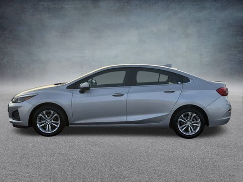 Used 2019 Chevrolet Cruze LT w/ Convenience Package image 7