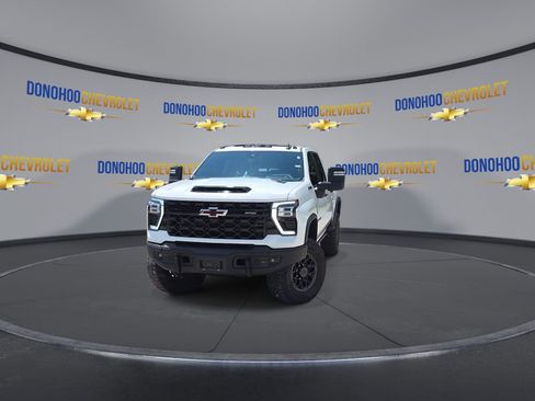 Used 2024 Chevrolet Silverado 2500 ZR2 w/ ZR2 Bison Edition AWD/4WD image 10