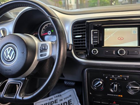 Used 2013 Volkswagen Beetle 2.5 FWD image 26