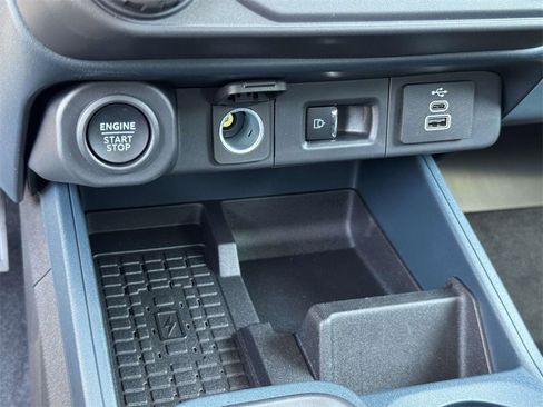 New 2025 Ford Maverick Lobo image 8