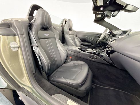 Used 2023 Aston Martin V8 Vantage Roadster RWD image 25