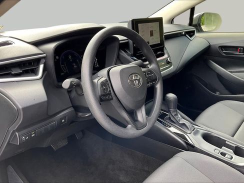 Used 2026 Toyota Corolla LE FWD image 17