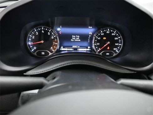 Used 2023 Jeep Renegade Altitude w/ Sun/Sound Group image 11