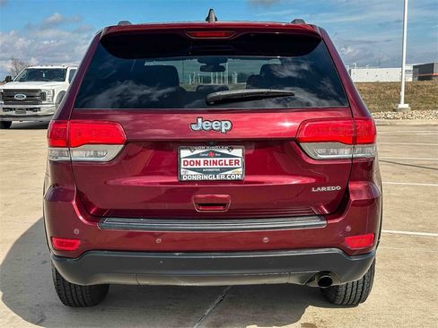 Used 2019 Jeep Grand Cherokee Laredo image 4
