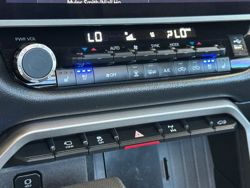 Used 2025 Toyota Tundra Limited image 18