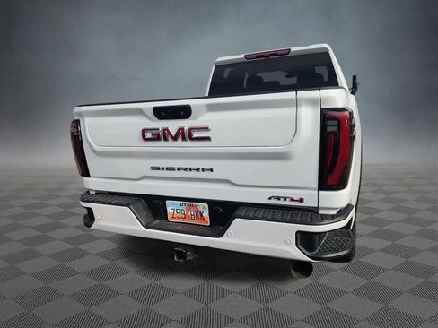 Used 2025 GMC Sierra 2500 AT4 AWD/4WD image 5