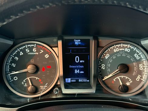 Used 2020 Toyota Tacoma TRD Off-Road AWD/4WD image 25