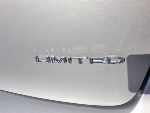 New 2026 Chrysler Pacifica Limited w/ Trailer Tow Group image 13