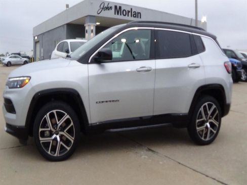 Certified 2025 Jeep Compass Limited w/ Elite Group AWD/4WD image 1