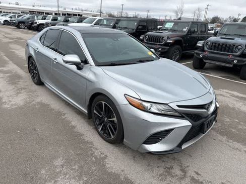 Used 2018 Toyota Camry XSE image 21