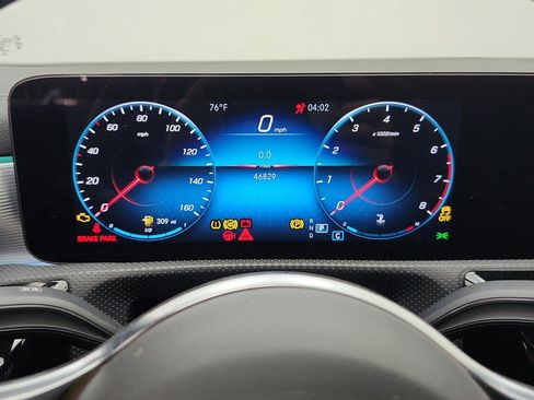 Used 2023 Mercedes-Benz CLA 250 image 9