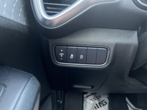 Used 2024 Kia Soul LX w/ Option Group 015 FWD image 31