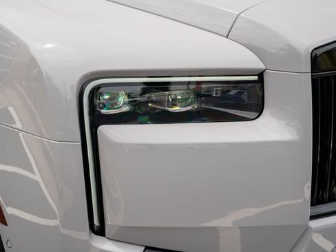 Used 2025 Rolls-Royce Cullinan AWD/4WD image 10