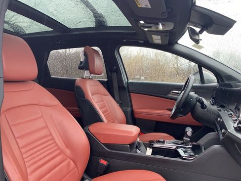 Used 2024 Kia Sportage SX image 12