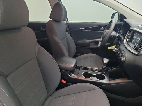 Used 2020 Kia Sorento LX image 21