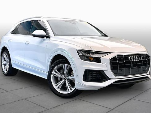 Used 2023 Audi Q8 Premium w/ Convenience Package AWD/4WD image 4