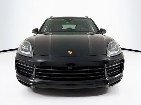 Certified 2023 Porsche Cayenne Platinum Edition image 10