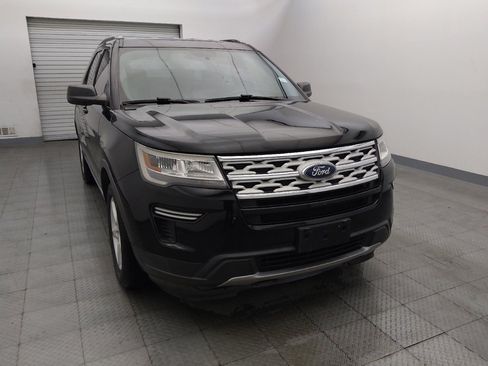 Used 2018 Ford Explorer XLT FWD image 14