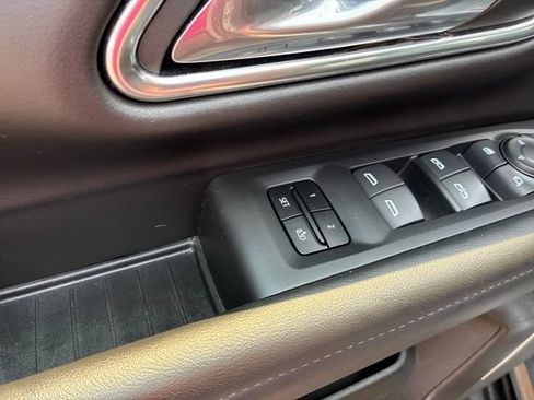 Used 2023 Chevrolet Tahoe LT w/ Luxury Package AWD/4WD image 14