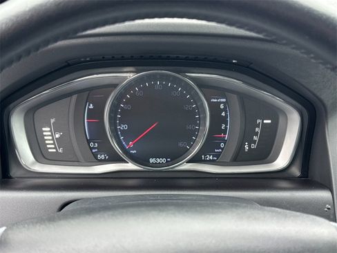 Used 2016 Volvo XC60 T5 Premier w/ Proximity Package image 23