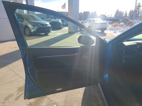 Used 2019 Toyota Camry LE image 17