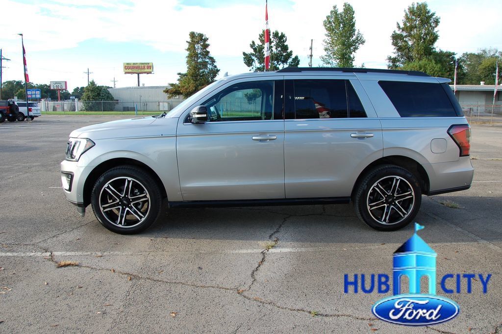 Used 2021 Ford Expedition Limited RWD image 2