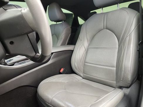 Used 2019 Toyota Avalon Limited FWD image 13