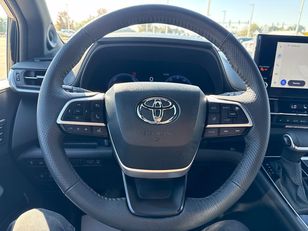 Used 2026 Toyota Sienna Limited AWD/4WD image 14