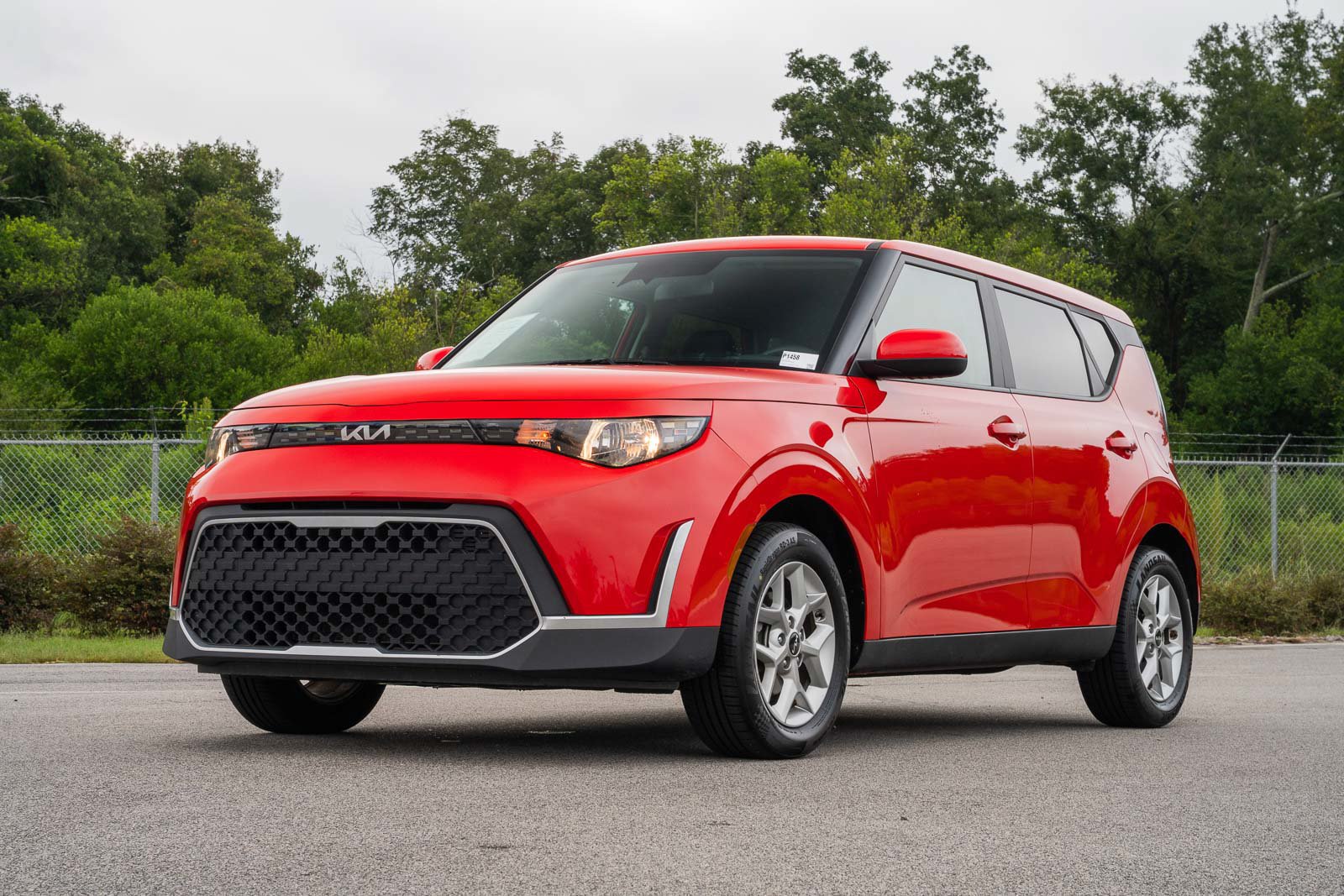Used 2023 Kia Soul LX w/ Option Group 015 FWD image 3