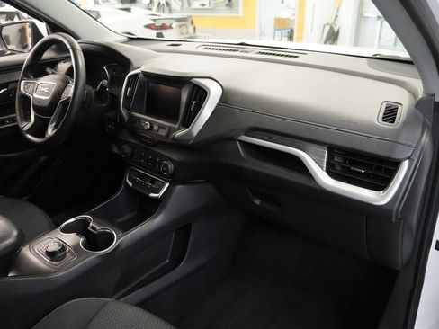 Used 2024 GMC Terrain SLE FWD image 12