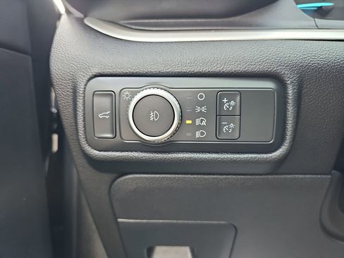 Used 2021 Ford Explorer XLT w/ Equipment Group 202A AWD/4WD image 31