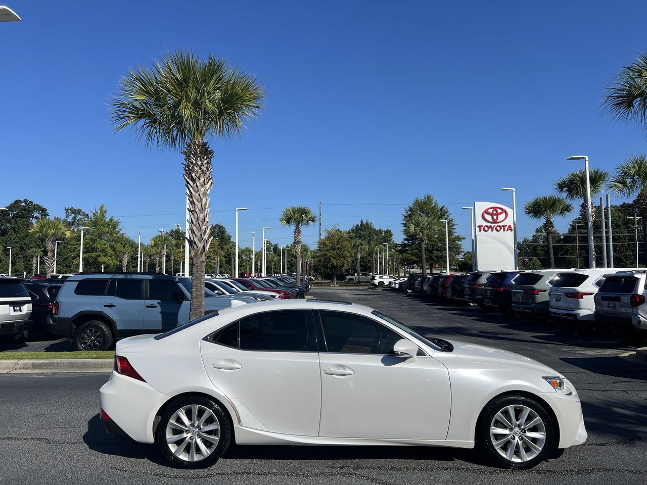 Used 2016 Lexus IS 200t RWD image 11