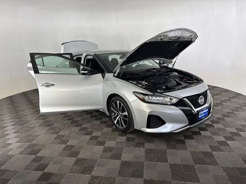 Used 2022 Nissan Maxima SV w/ Floor Mat Group FWD image 16