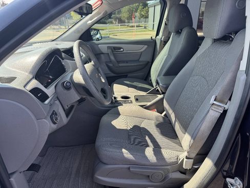 Used 2017 Chevrolet Traverse LS FWD image 15