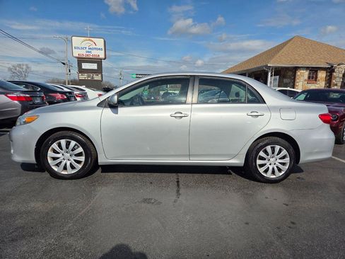 Used 2013 Toyota Corolla LE image 3