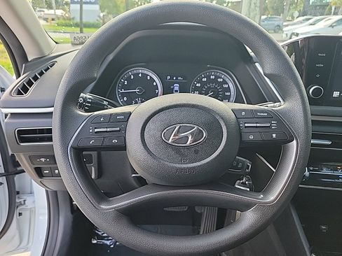Used 2021 Hyundai Sonata SE image 16