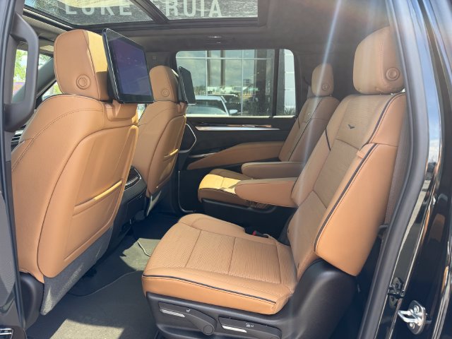 New 2026 Cadillac Escalade ESV Luxury w/ Touring Package AWD/4WD image 10