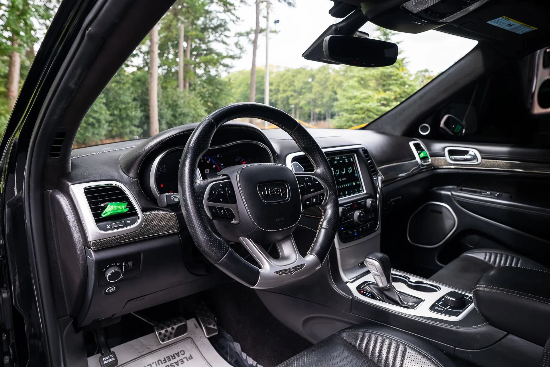 Used 2018 Jeep Grand Cherokee Trackhawk AWD/4WD image 21