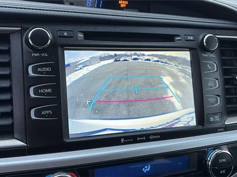 Used 2016 Toyota Highlander XLE image 13