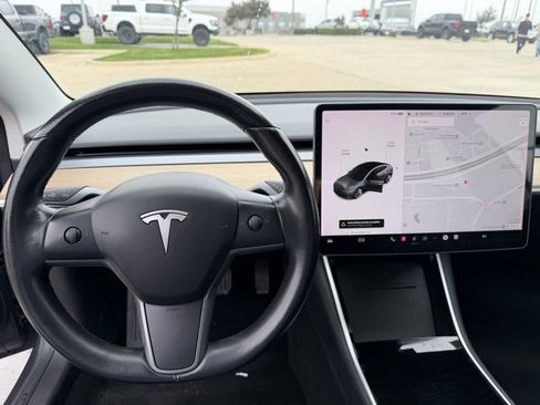 Used 2018 Tesla Model 3 Long Range image 13