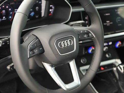 New 2025 Audi Q3 2.0T Premium image 16