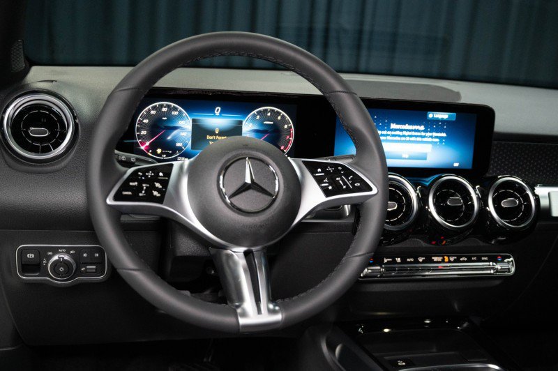 New 2026 Mercedes-Benz GLB 250 image 16