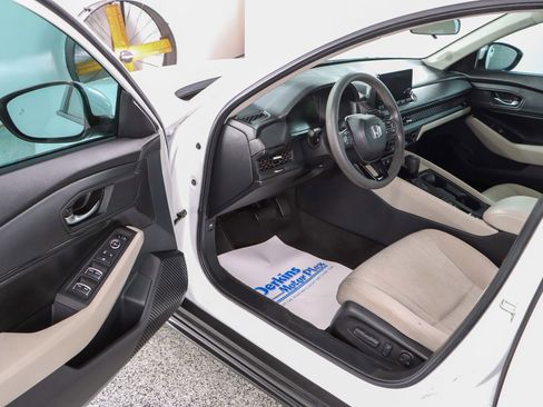 Used 2023 Honda Accord EX image 3