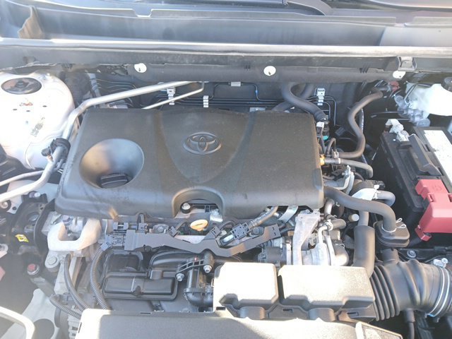 Used 2021 Toyota RAV4 LE FWD image 11