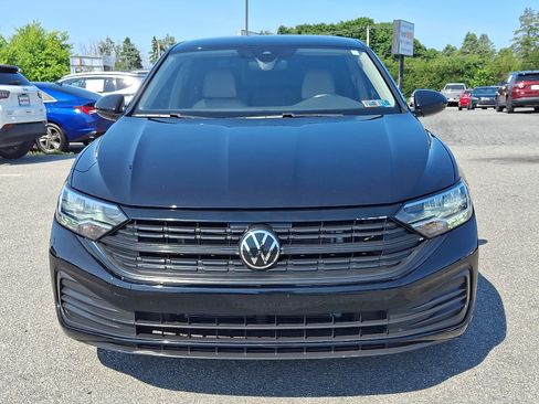 Used 2024 Volkswagen Jetta SE FWD image 2